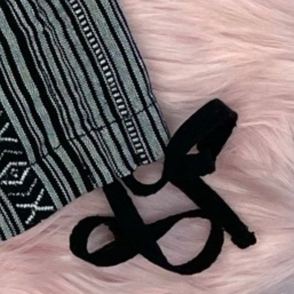 American Rag Black & White Geometric print shorts - Picture 3 of 7